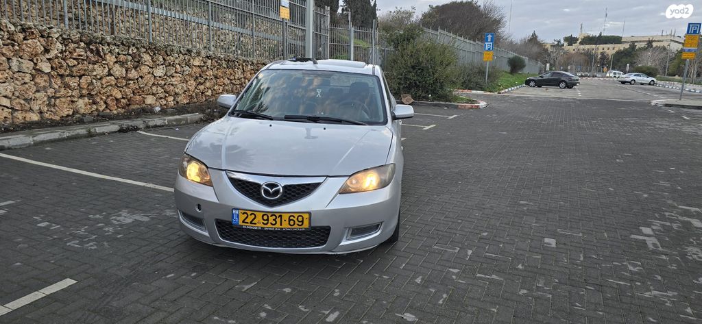 מודעת רכב מאזדה 3