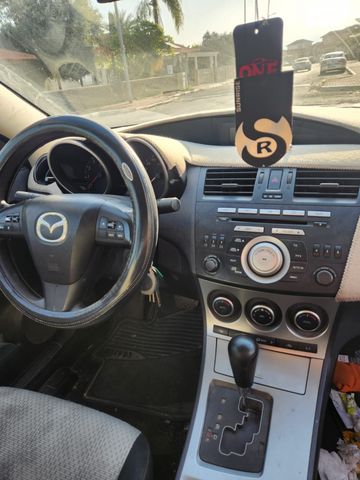 מודעת רכב מאזדה 3