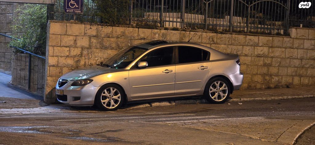 מודעת רכב מאזדה 3