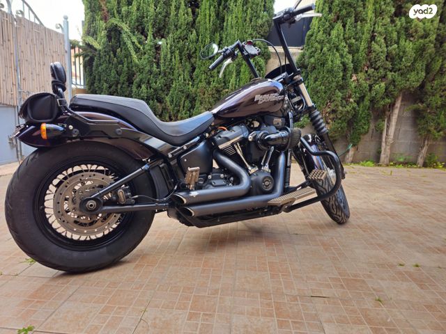 מודעת רכב הרלי דיווידסון סטריט בוב 107