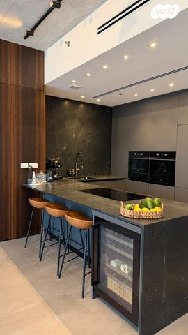 מודעת נכס, דרך מנחם בגין 158, מונטיפיורי, הרכבת, תל אביב יפו