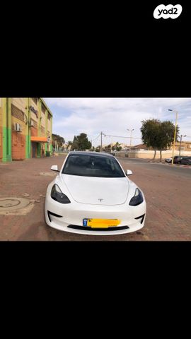 מודעת רכב טסלה מודל 3
