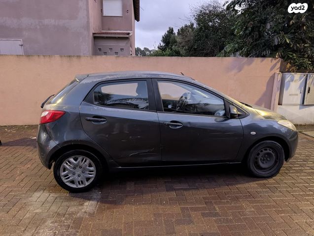 מודעת רכב מאזדה 2