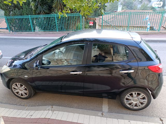 מודעת רכב מאזדה 2