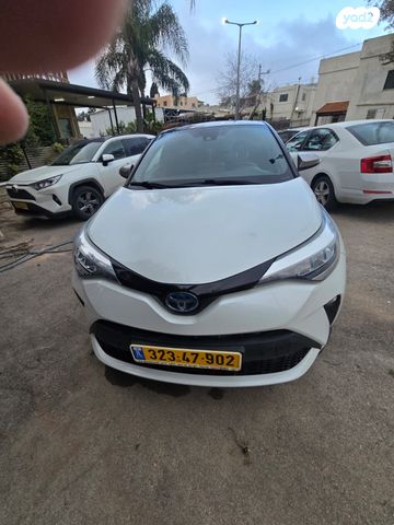 מודעת רכב טויוטה C-HR