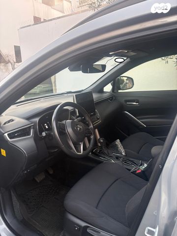 מודעת רכב טויוטה קורולה קרוס