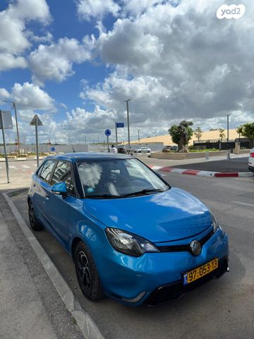 מודעת רכב אם ג'י MG3
