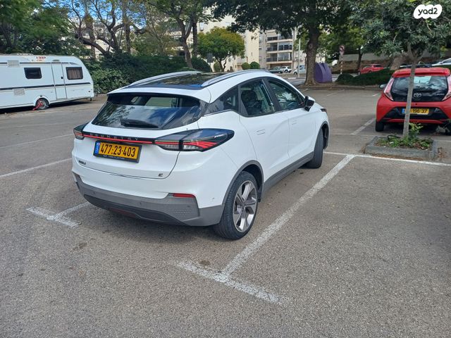 מודעת רכב ג׳ילי Geometry C