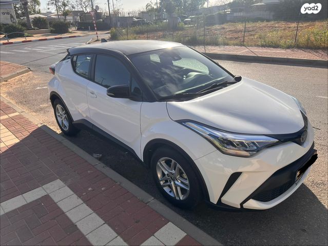 מודעת רכב טויוטה C-HR