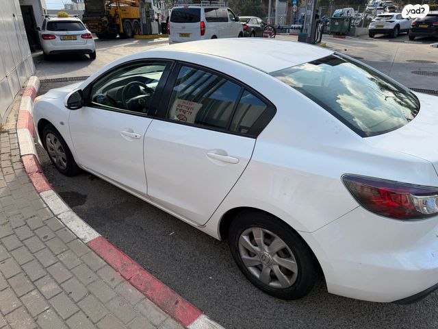 מודעת רכב מאזדה 3
