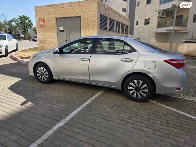 מודעת רכב טויוטה קורולה