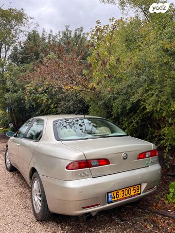 מודעת רכב אלפא רומיאו 156