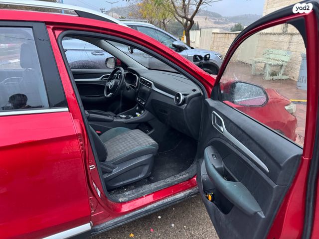 מודעת רכב אם ג'י ZS