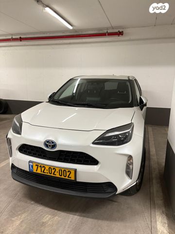 מודעת רכב טויוטה יאריס קרוס