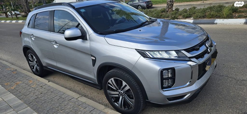 מודעת רכב מיצובישי ASX