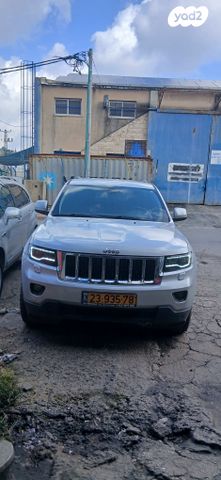 מודעת רכב ג'יפ גרנד צ'ירוקי
