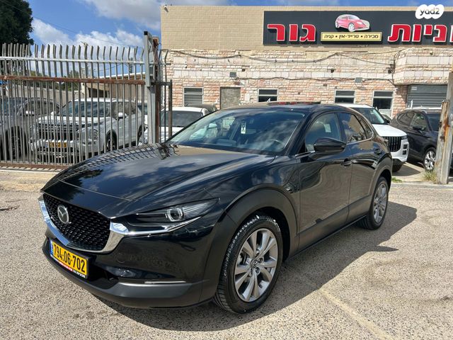 מודעת רכב מאזדה CX-30