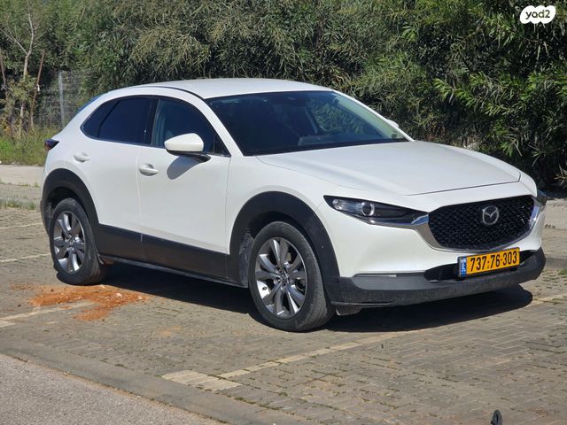 מודעת רכב מאזדה CX-30