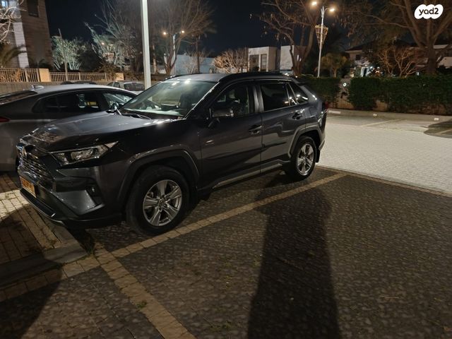 מודעת רכב טויוטה RAV4