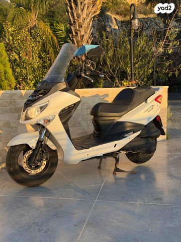 מודעת רכב סאן יאנג ג'וי רייד 200