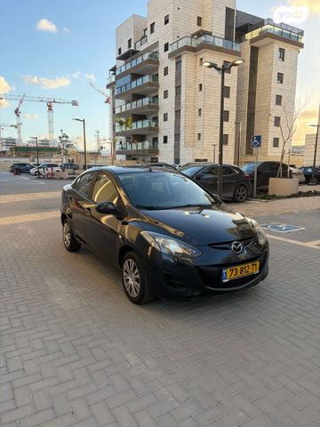 מודעת רכב מאזדה 2