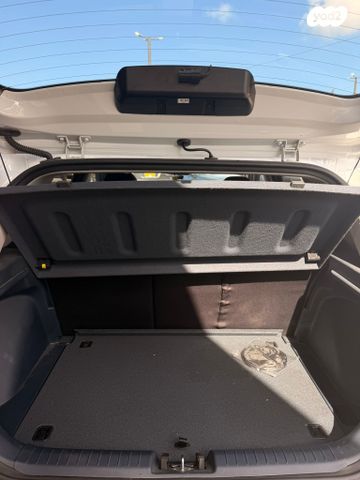 מודעת רכב יונדאי וניו 2