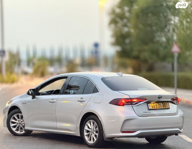 מודעת רכב טויוטה קורולה 2
