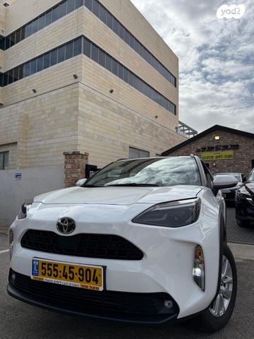 מודעת רכב טויוטה יאריס קרוס