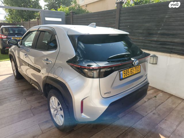 מודעת רכב טויוטה יאריס קרוס 1