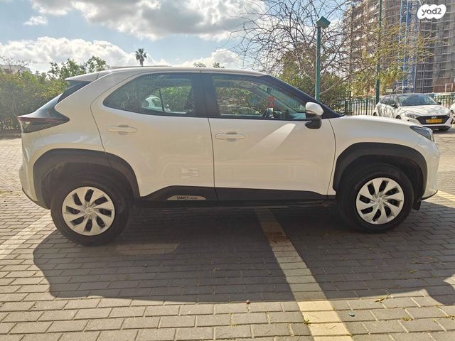 מודעת רכב טויוטה יאריס קרוס 2