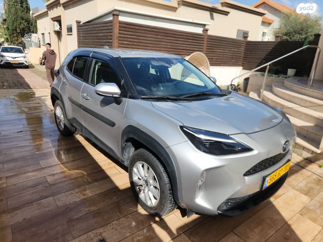 מודעת רכב טויוטה יאריס קרוס 2