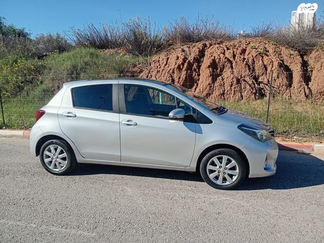 מודעת רכב טויוטה יאריס