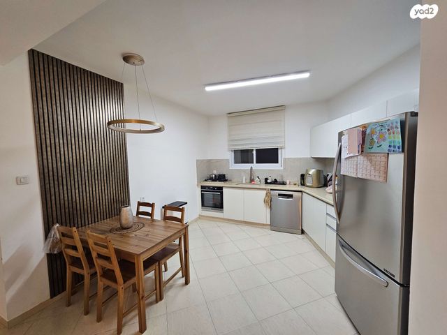 יהושע ייבין 13