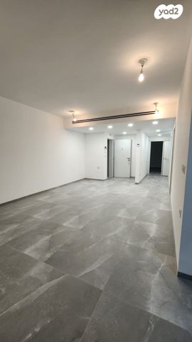 טבור הארץ 15