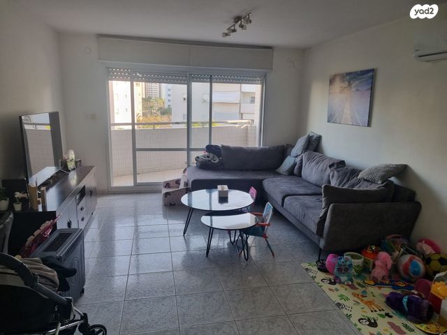 זכרון יעקב 22