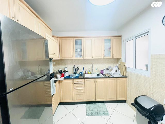 שמחה הולצברג 16