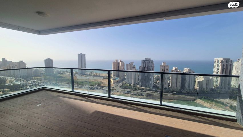 אמנון ליפקין שחק