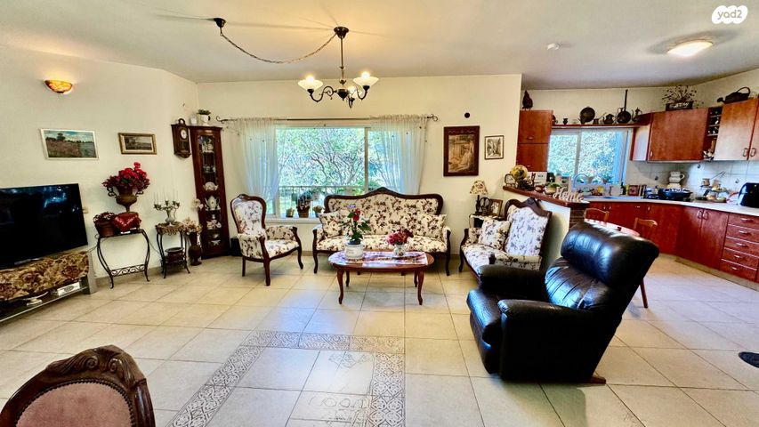 דירה, קרית הפרחים - 2005, רעננה