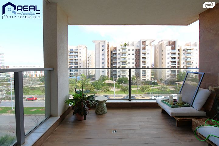 גדעון האוזנר 