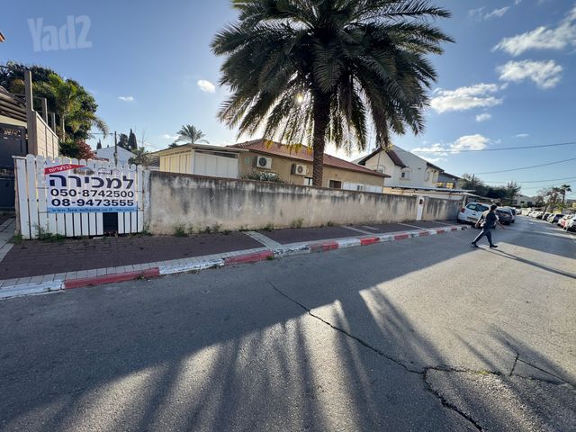 עצמאות 68