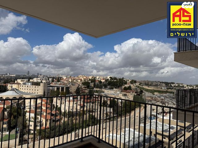 יצחק ארנסט נבנצל 