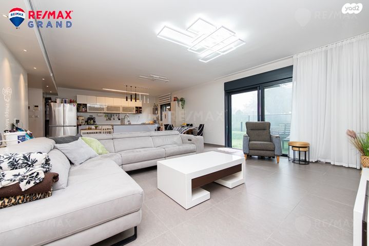 שדרות מייק ברנט 