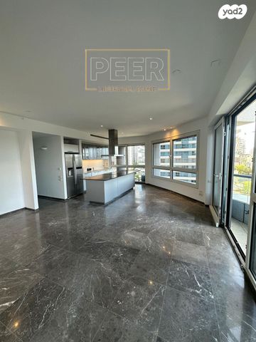 ניסים אלוני 