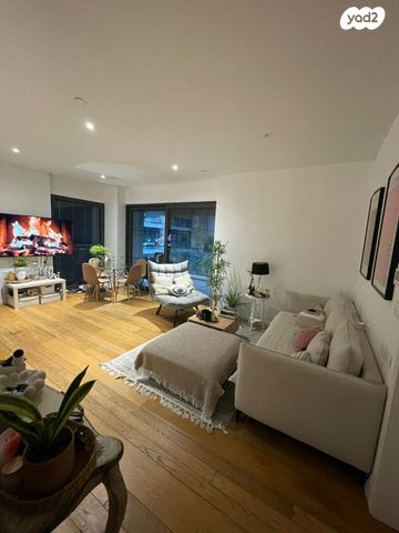 ניסים אלוני 