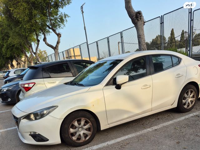 מודעת רכב מאזדה 3