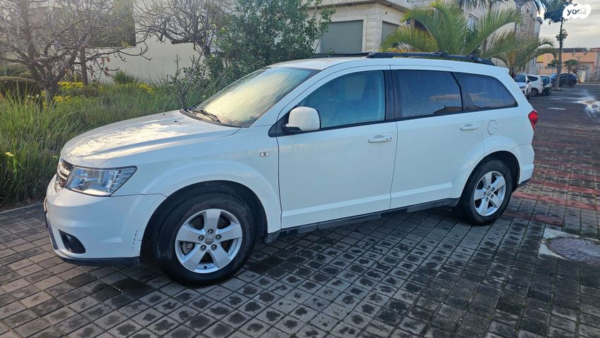 מודעת רכב דודג' ג'רני