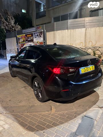 מודעת רכב מאזדה 3