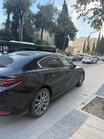 מודעת רכב מאזדה 3