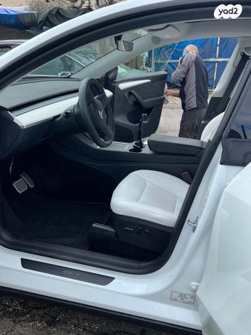 מודעת רכב טסלה מודל Y