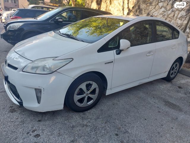 מודעת רכב טויוטה פריוס